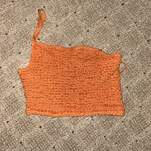 One shoulder cropped tank